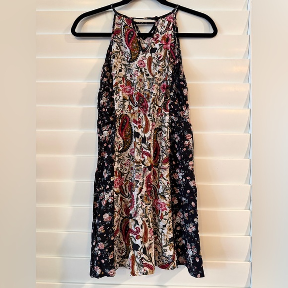 C&V Chelsea & Violet Cream Floral Paisley Mini Dress with Black Side Panels - Picture 2 of 6